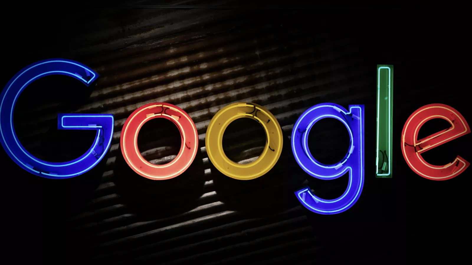 Google experiments with AI-powered overviews for Search in the UK